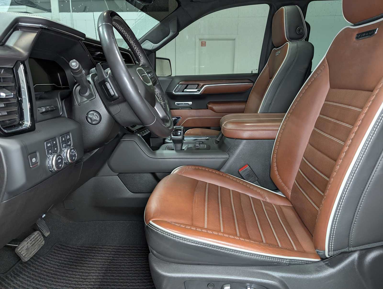 Certified 2024 GMC Sierra 1500 Denali Ultimate AWD/4WD image 4