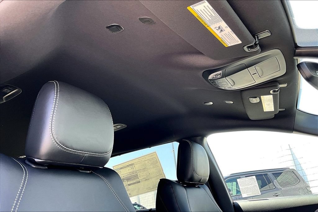 New 2027 Chrysler Pacifica Select FWD image 14