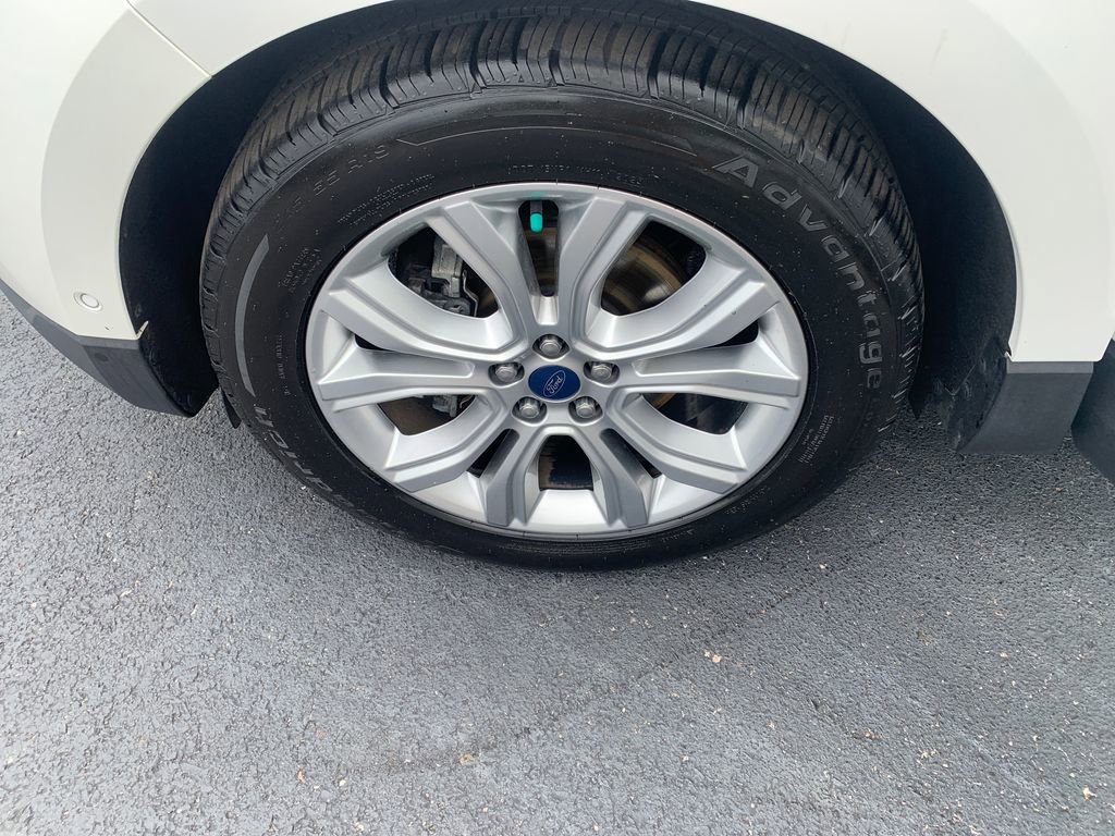 Used 2020 Ford Edge Titanium w/ Equipment Group 301A FWD image 26
