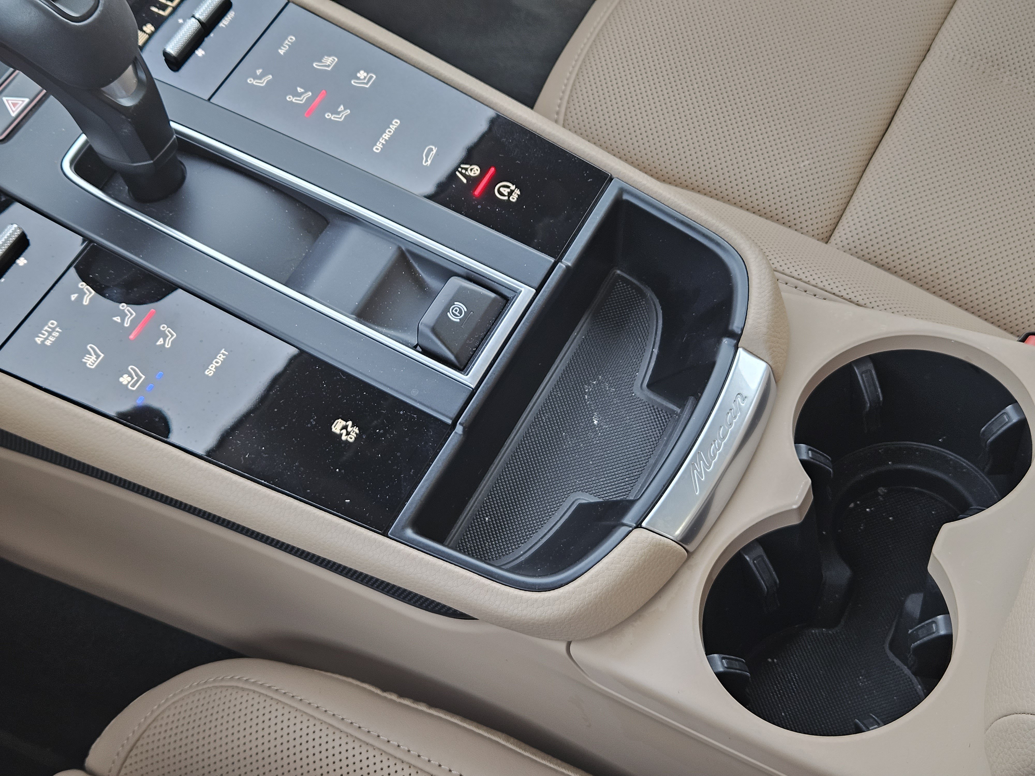 Certified 2026 Porsche Macan AWD/4WD image 20