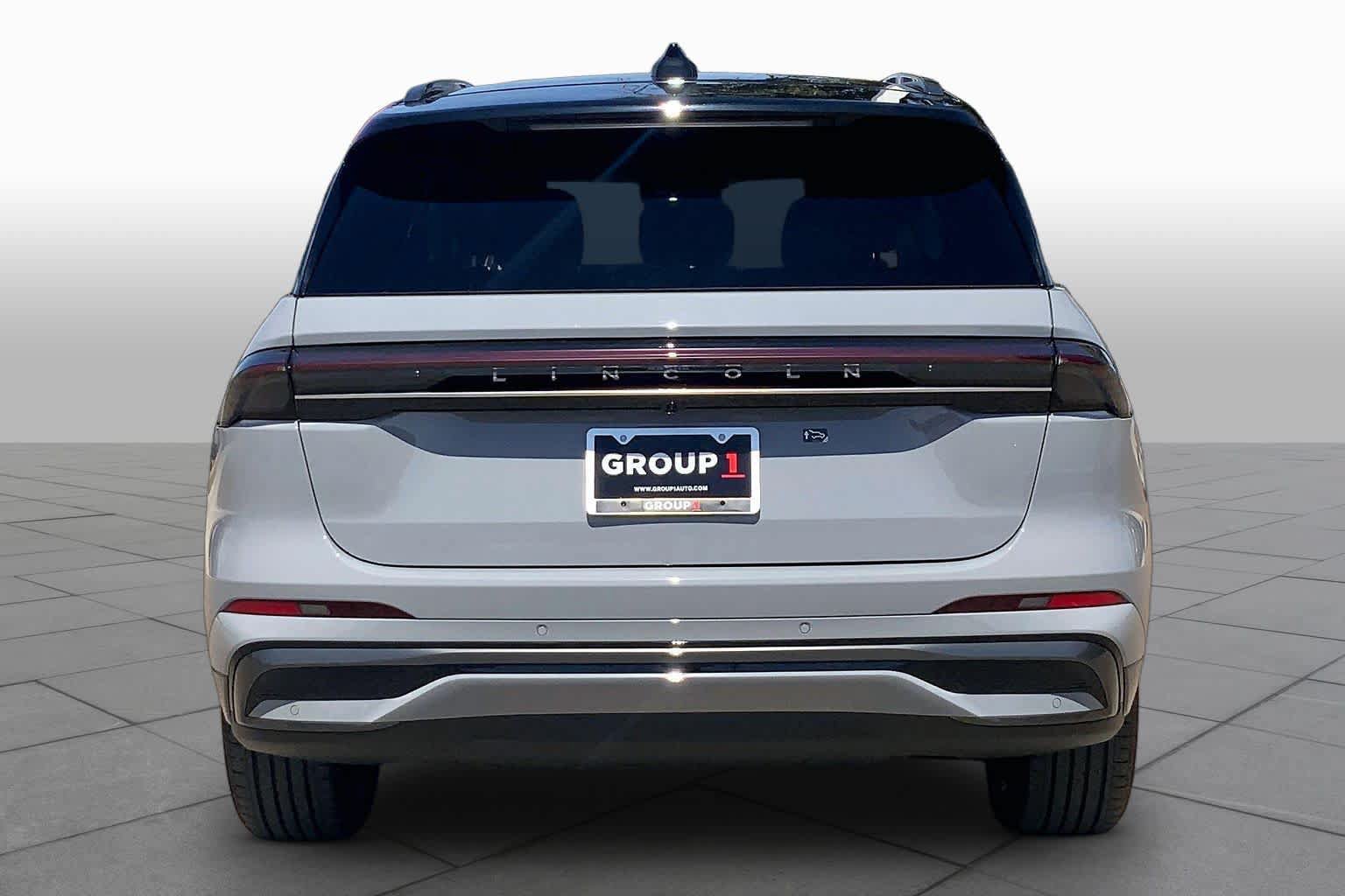 New 2026 Lincoln Nautilus Reserve w/ Jet Appearance Package AWD/4WD image 4