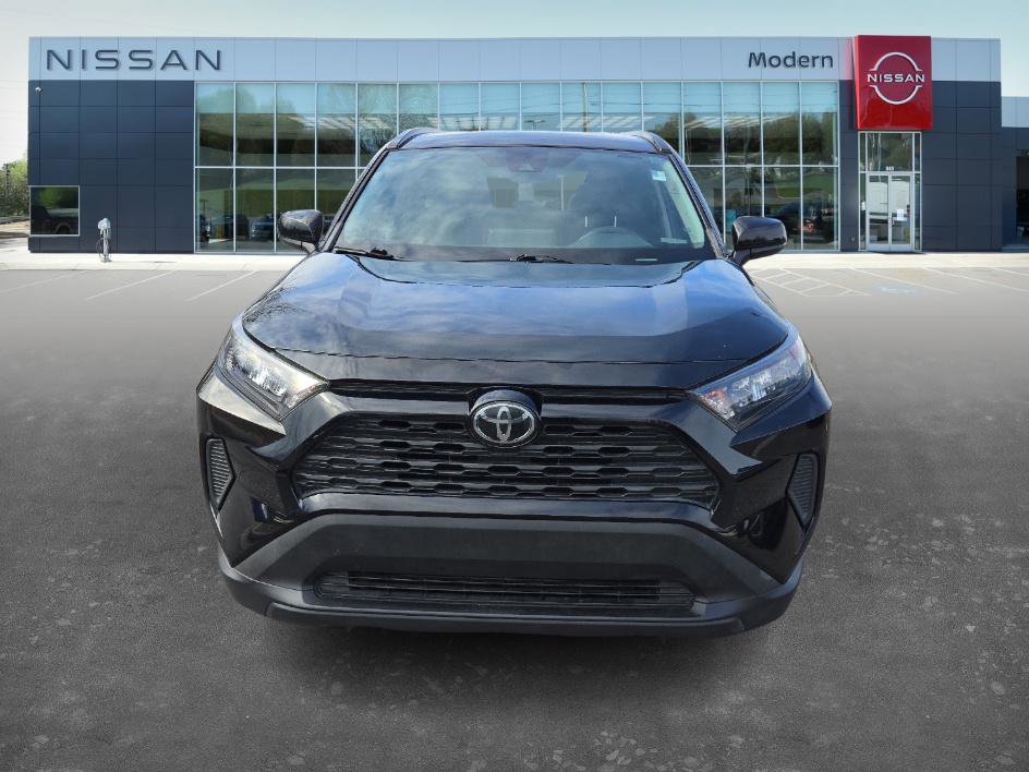 Used 2020 Toyota RAV4 LE image 2