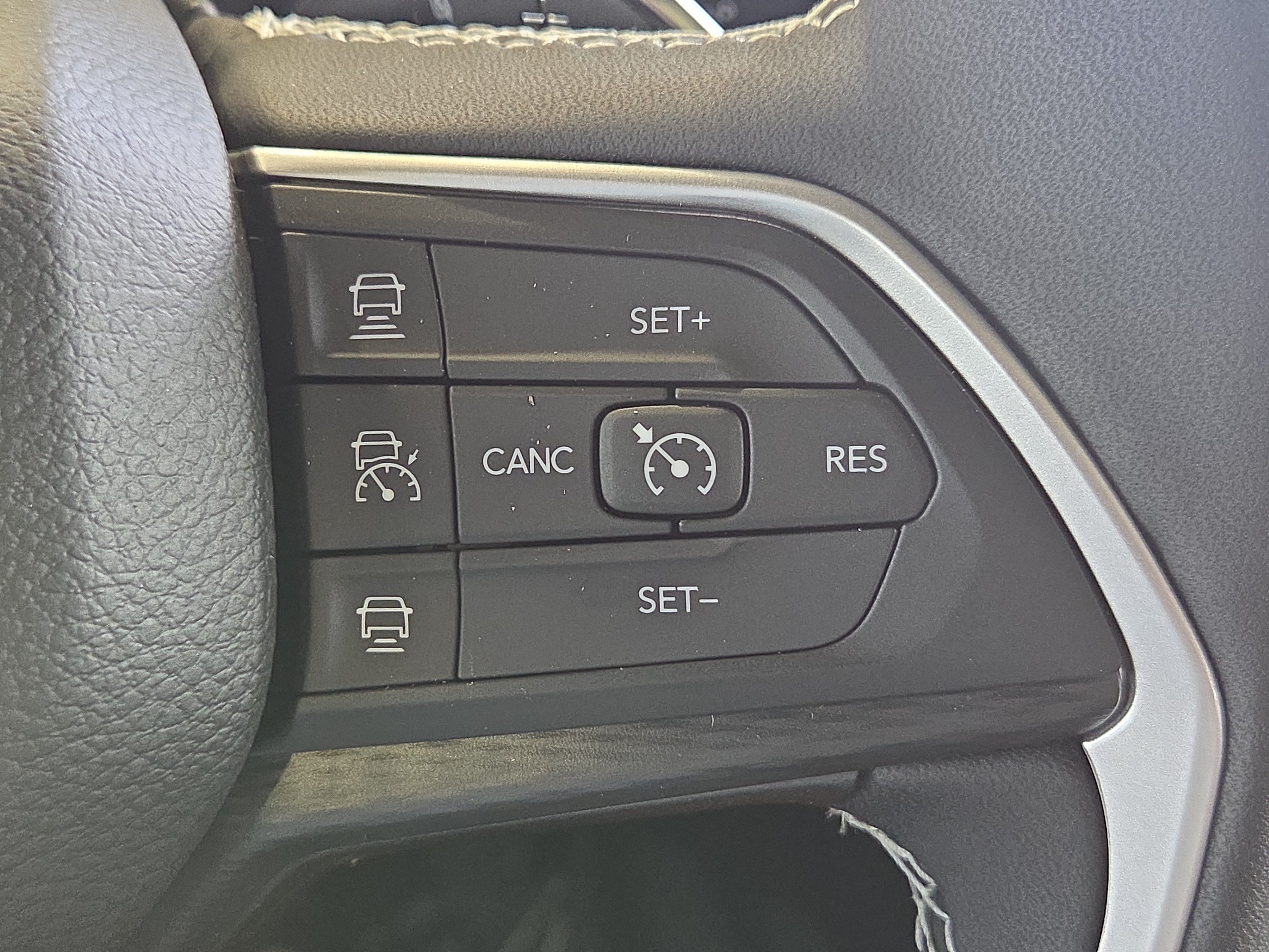 New 2025 Jeep Grand Cherokee L Laredo RWD image 27