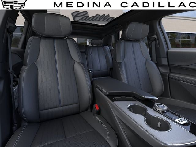 New 2027 Cadillac Lyriq Luxury w/ LPO, Floor Liner Package AWD/4WD image 17