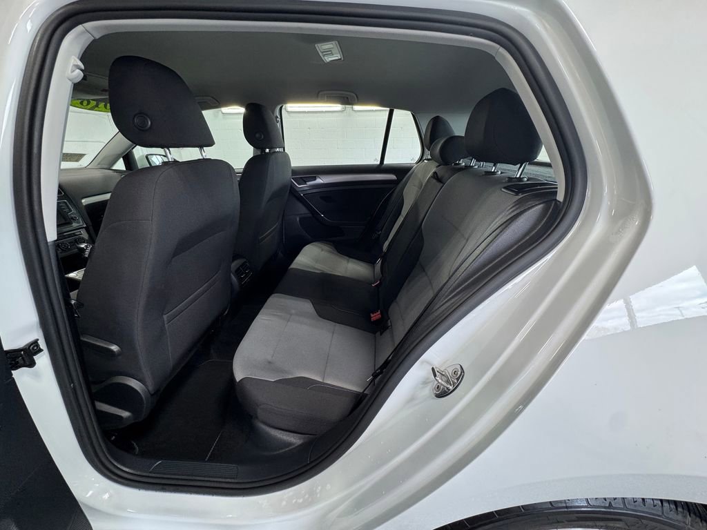Used 2016 Volkswagen e-Golf SE w/ DC Fast Charging Package FWD image 20