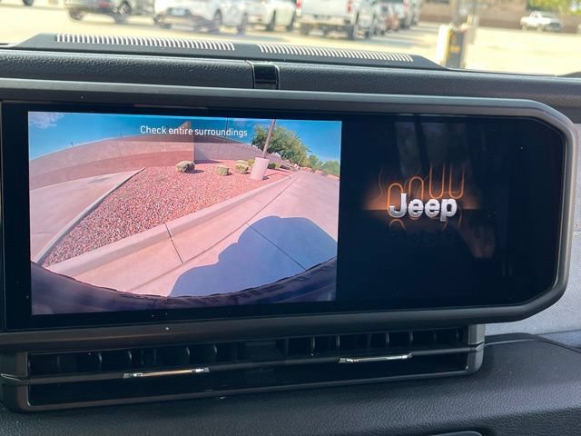 Used 2024 Jeep Wrangler Unlimited AWD/4WD image 19