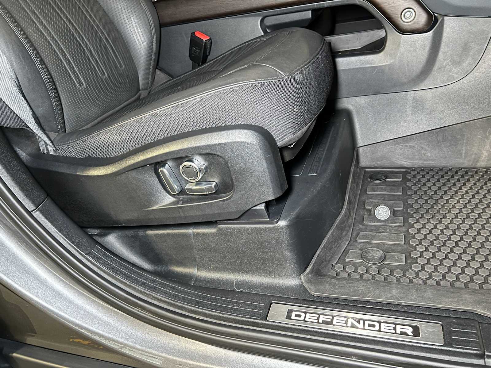 Used 2024 Land Rover Defender 130 X image 14