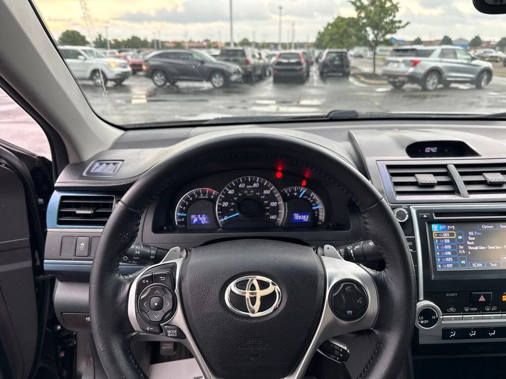 Used 2014 Toyota Camry SE w/ Moonroof Package FWD image 13