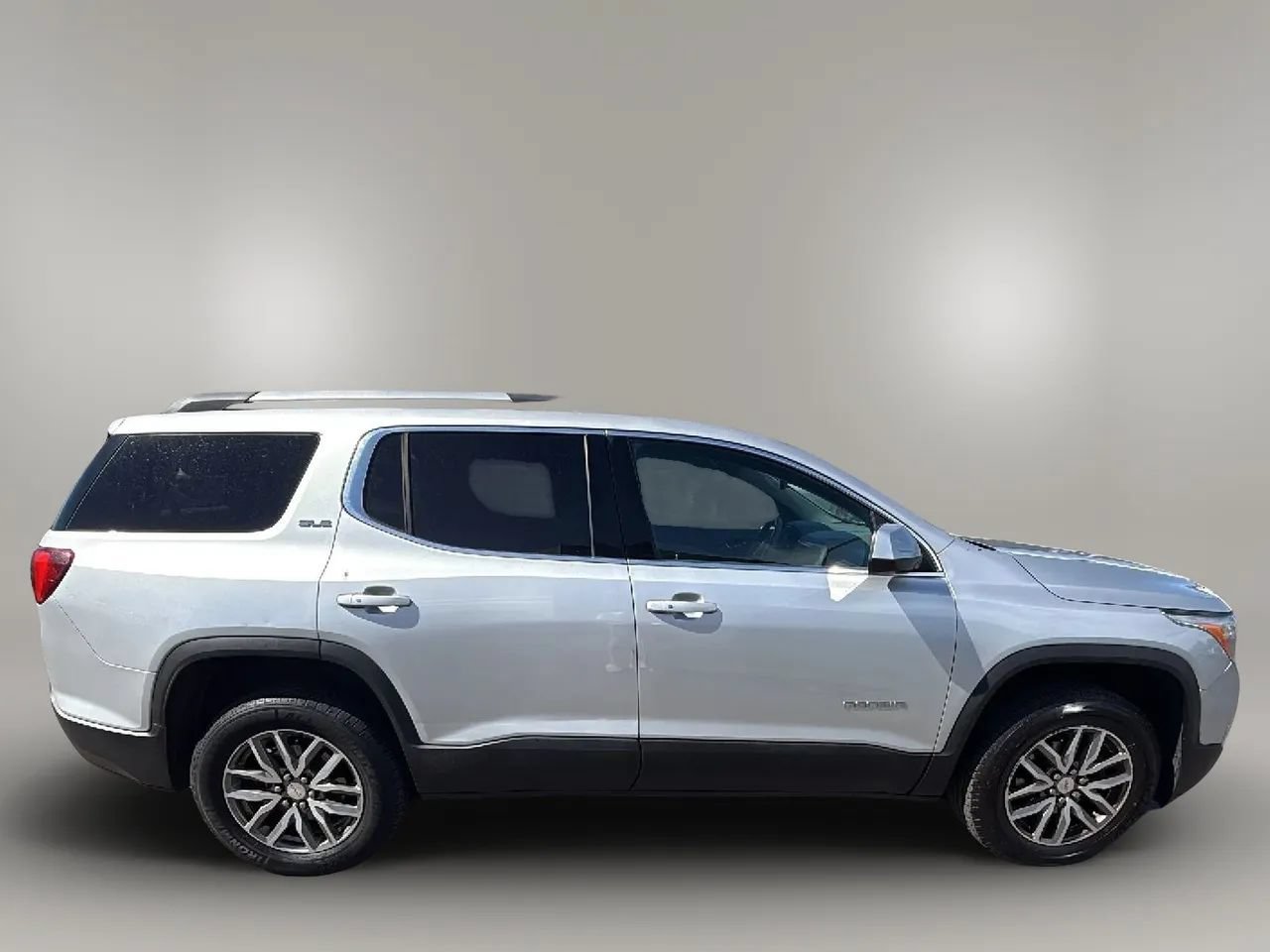 Used 2018 GMC Acadia SLE AWD/4WD image 6