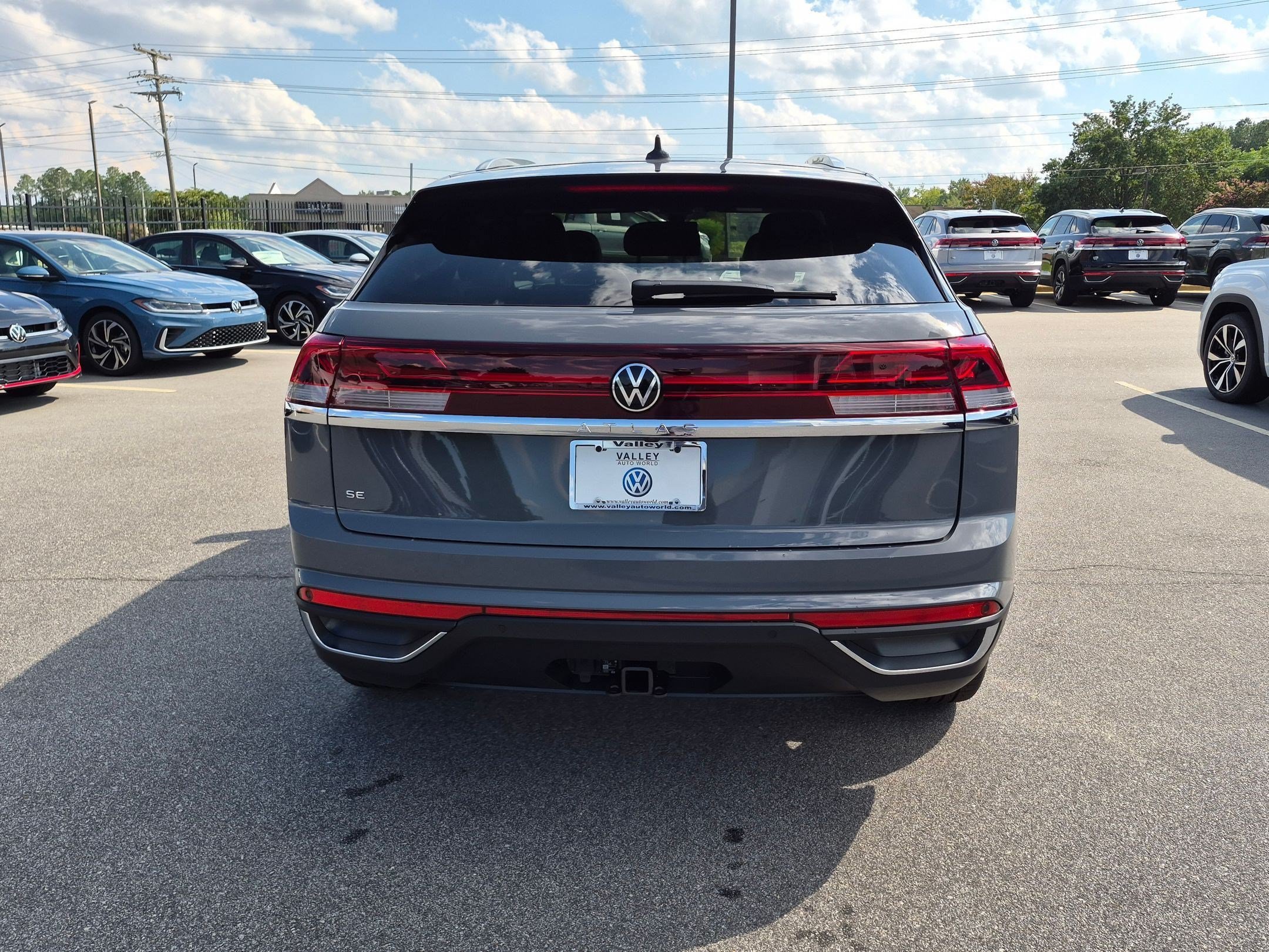 New 2026 Volkswagen Atlas Cross Sport SE FWD image 4
