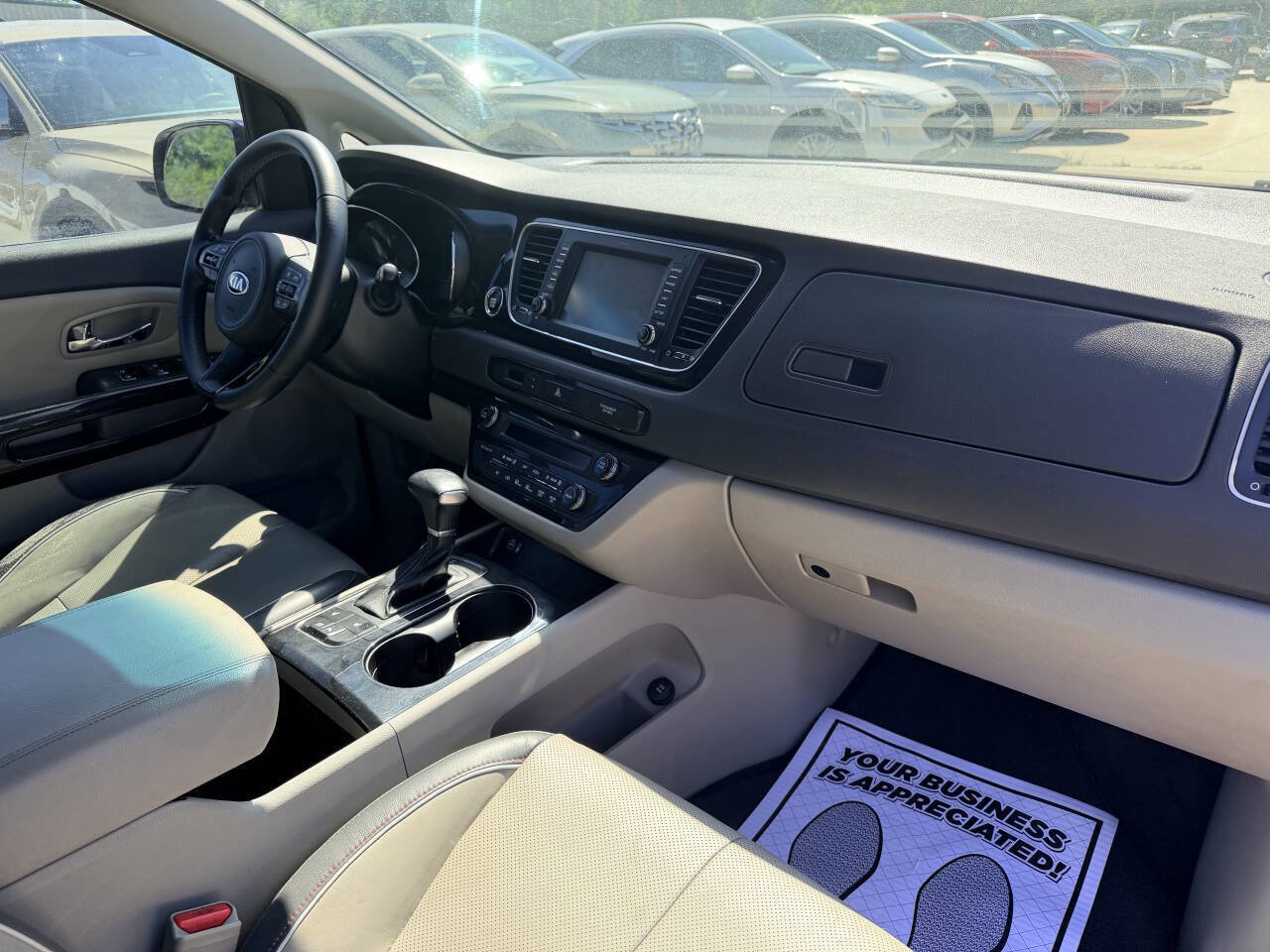 Used 2018 Kia Sedona EX image 30