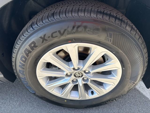 Certified 2026 Toyota Grand Highlander XLE FWD image 15
