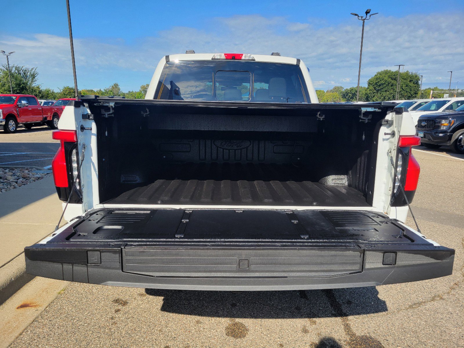 New 2023 Ford F150 Lightning Lariat w/ Equipment Group 511A High image 13