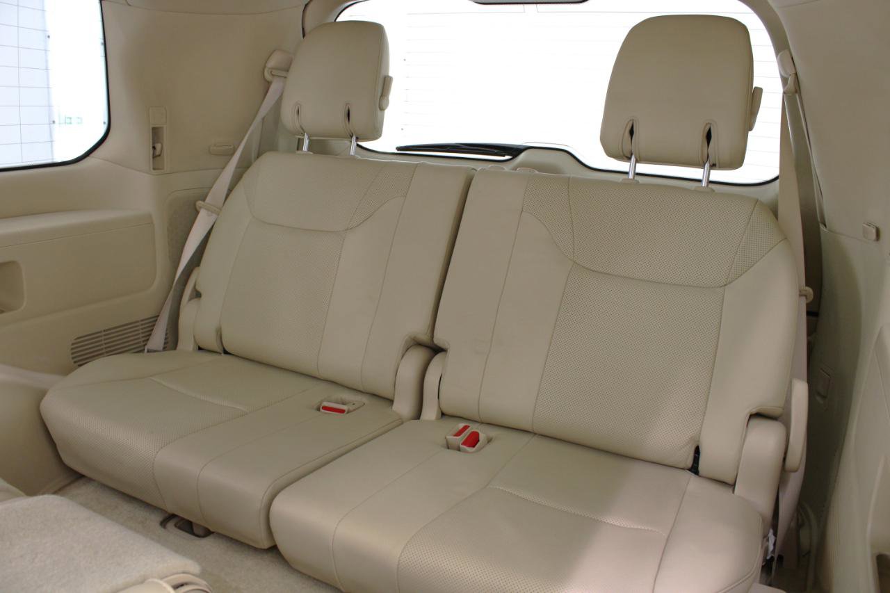 Used 2017 Lexus LX 570 4WD w/ Luxury Package image 40