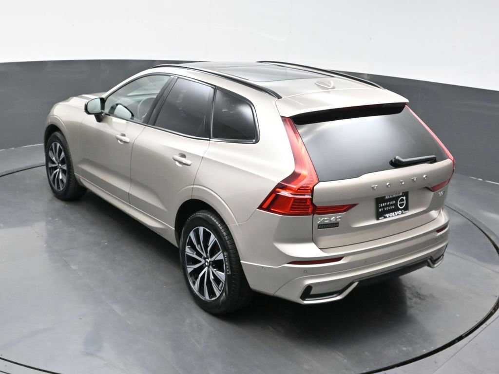 Used 2025 Volvo XC60 B5 Plus image 26