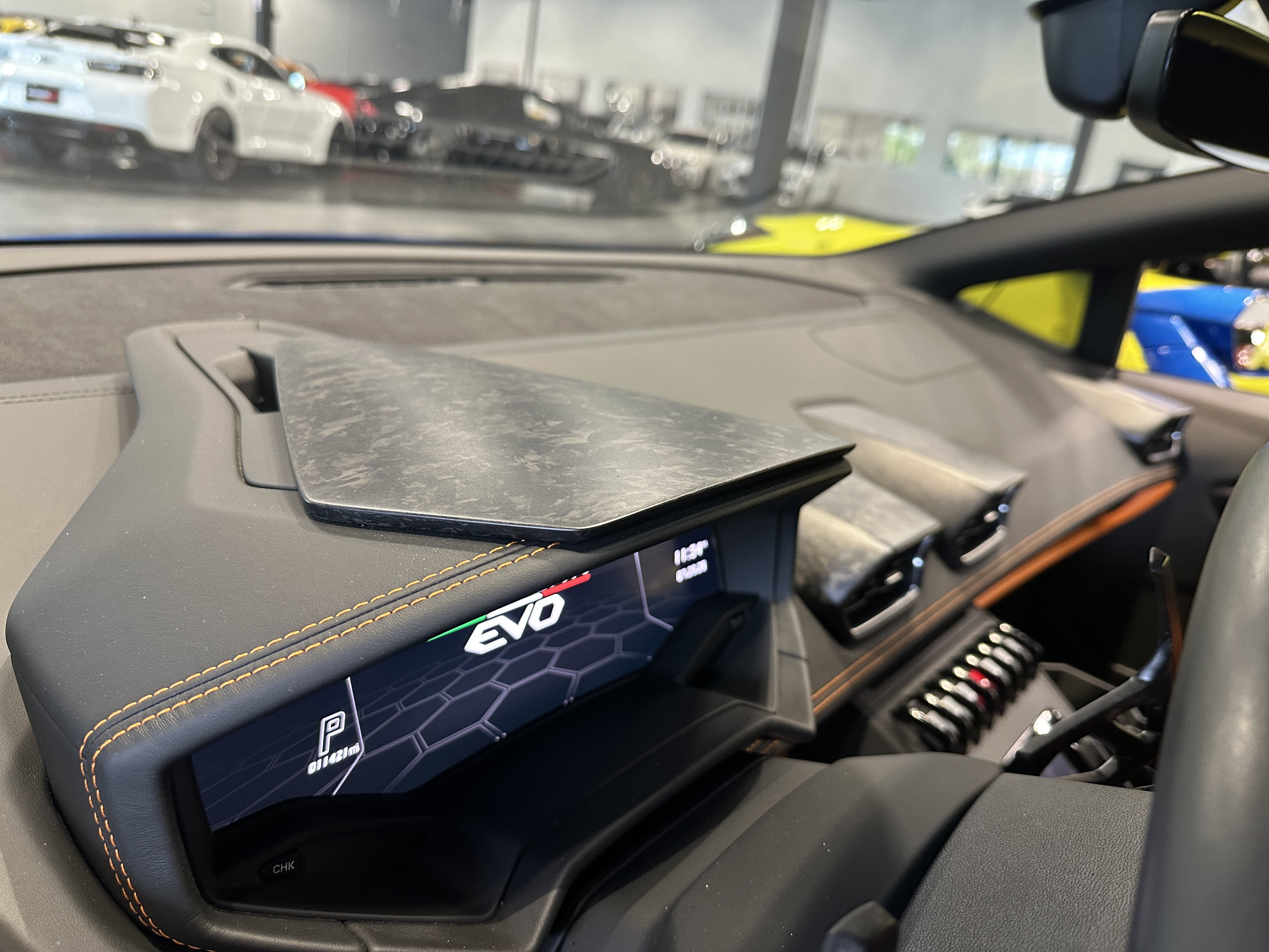 Used 2020 Lamborghini Huracan EVO RWD image 8