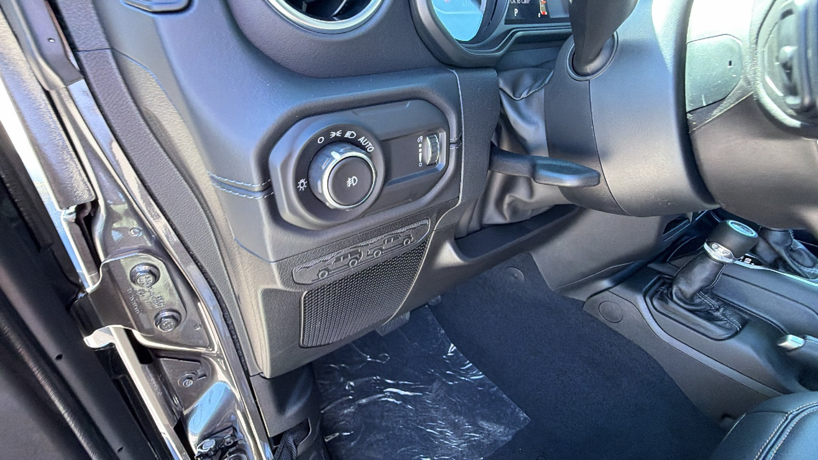 New 2027 Jeep Wrangler Unlimited Sahara AWD/4WD image 20
