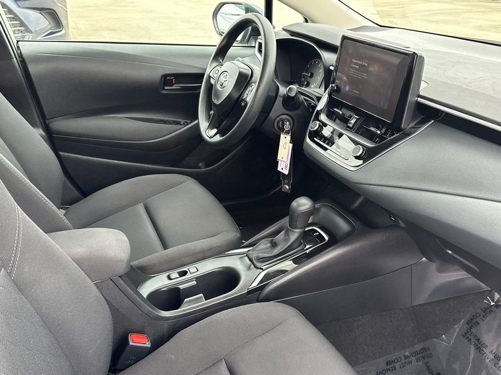 Used 2025 Toyota Corolla LE image 8