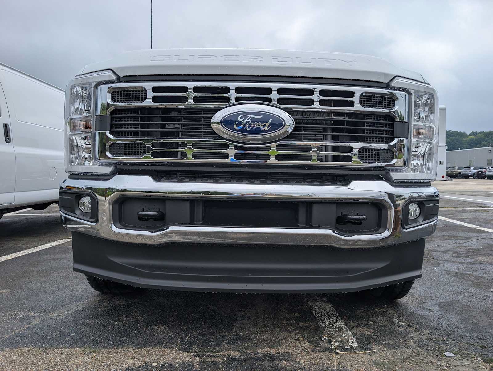 New 2026 Ford F250 XLT w/ FX4 Off-Road Package AWD/4WD image 2