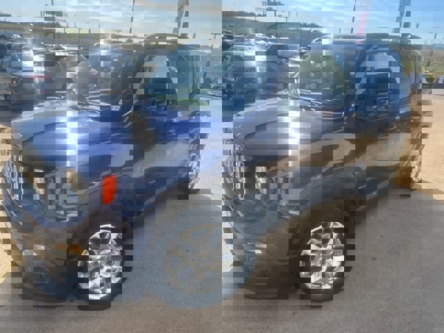 Used 2017 Jeep Renegade Latitude image 1