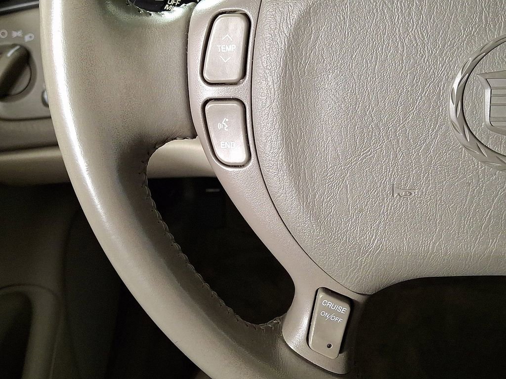 Used 2002 Cadillac De Ville w/ Comfort/Convenience Pkg image 21