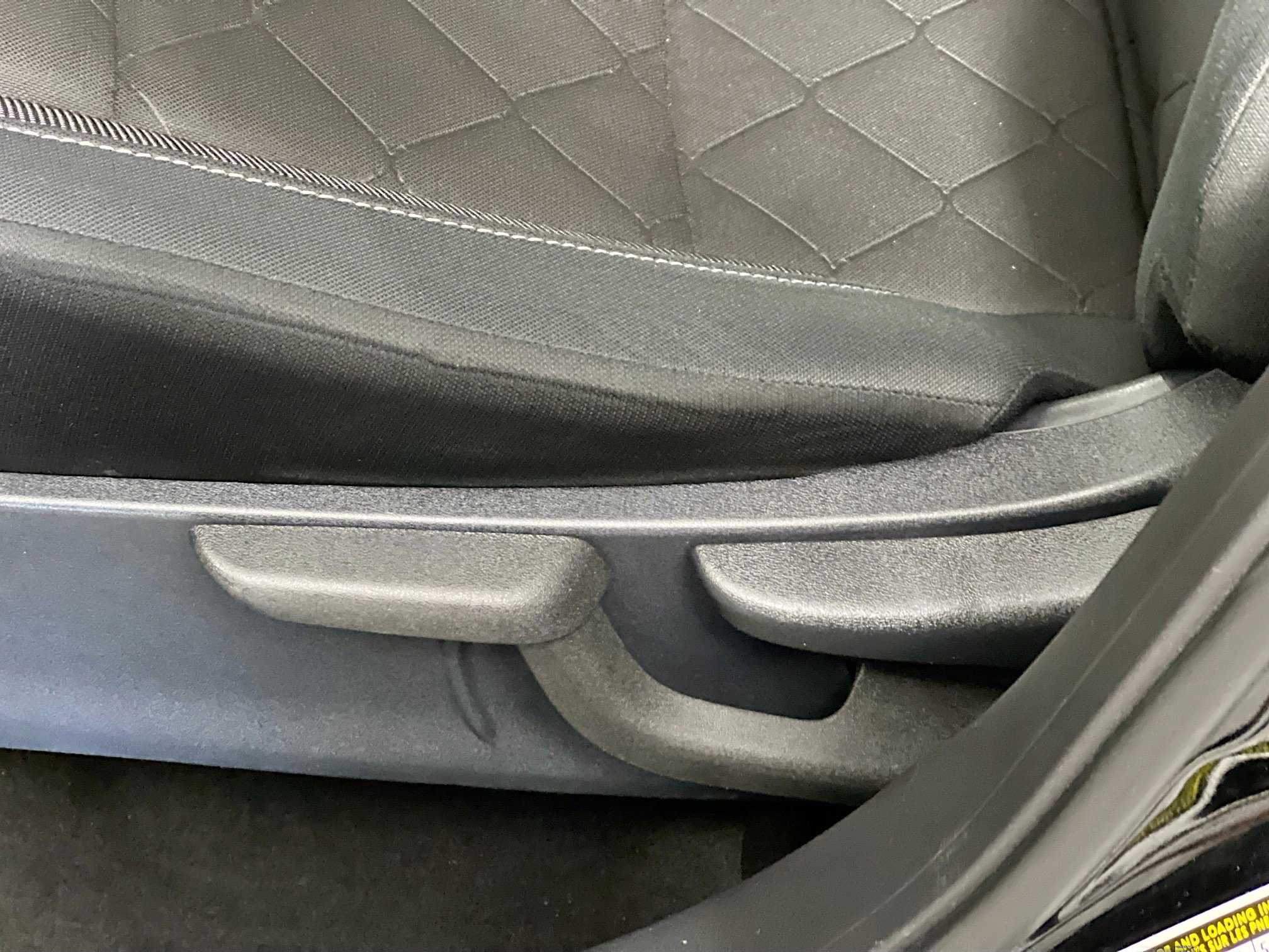 Used 2020 Nissan Kicks SV FWD image 15