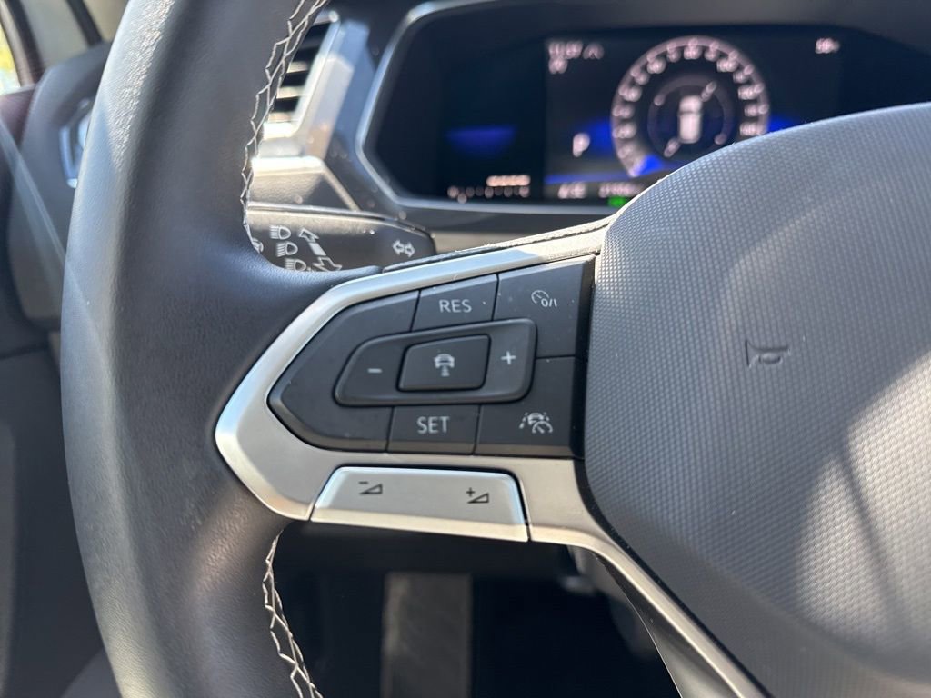 Used 2022 Volkswagen Tiguan SE AWD/4WD image 14