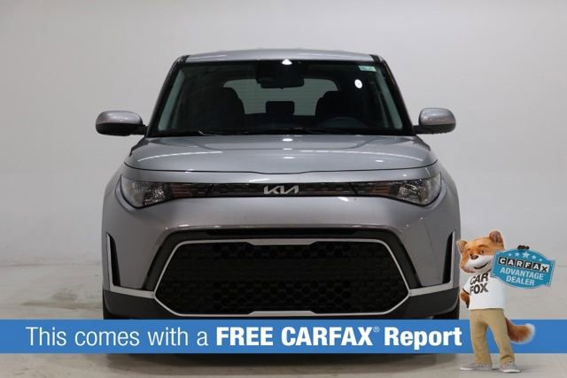Used 2025 Kia Soul LX FWD image 2