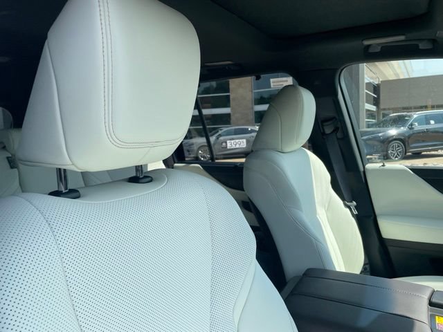 New 2026 Lexus LX 700h Luxury w/ Appearance Package AWD/4WD image 18