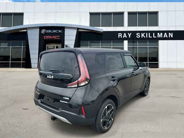Used 2023 Kia Soul EX FWD image 4