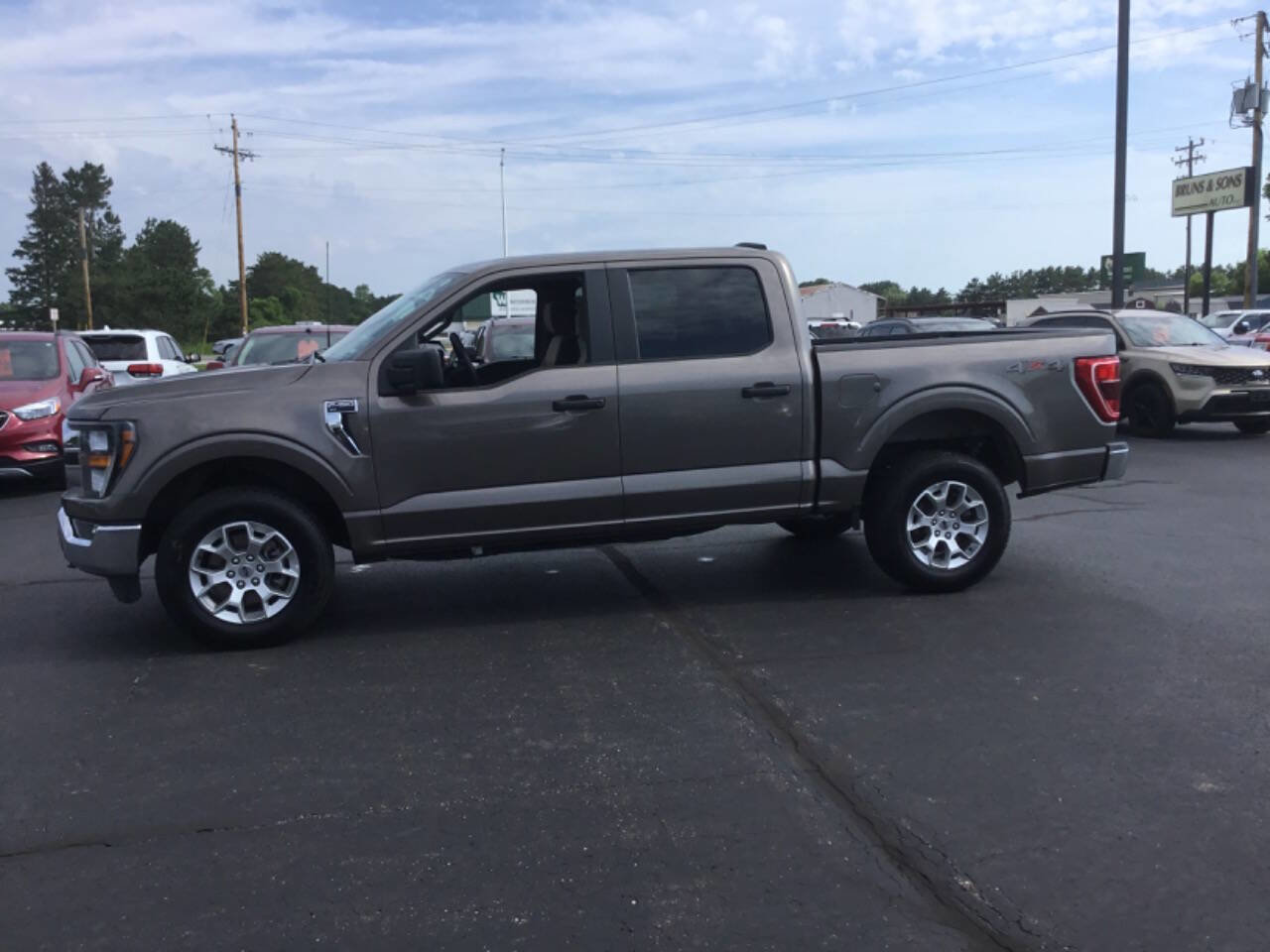 Used 2023 Ford F150 XLT image 2