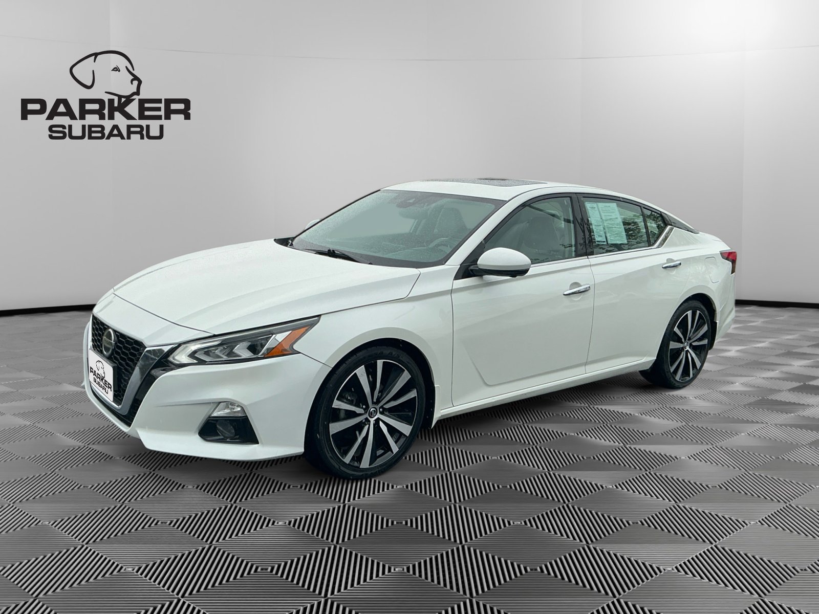 Used 2020 Nissan Altima 2.0 Platinum FWD image 1