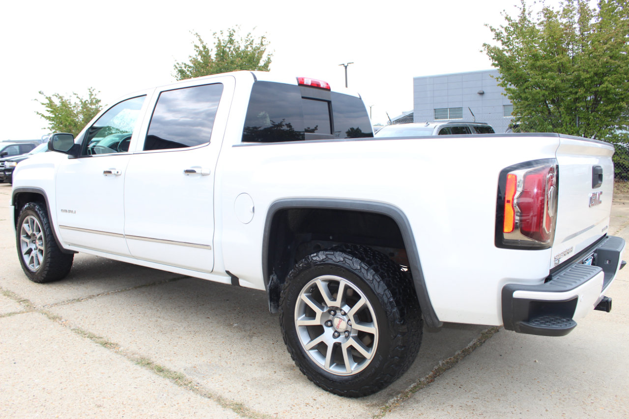 Used 2016 GMC Sierra 1500 Denali w/ Enhanced Driver Alert Package image 4