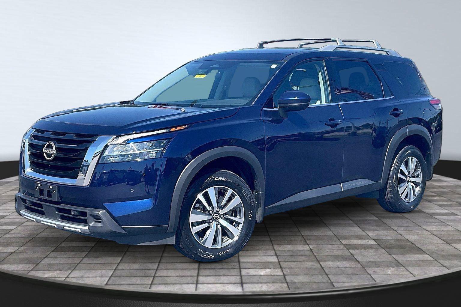 Certified 2024 Nissan Pathfinder SL FWD image 14