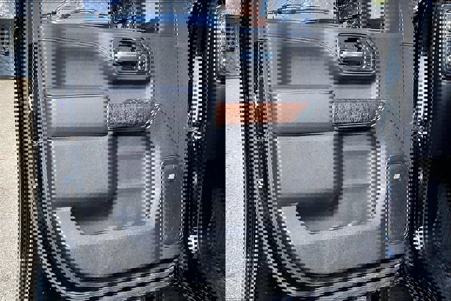 Used 2021 GMC Sierra 2500 Denali w/ Denali Ultimate Package image 21