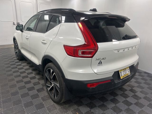 Used 2022 Volvo XC40 T5 R-Design w/ Advanced Package AWD/4WD image 4