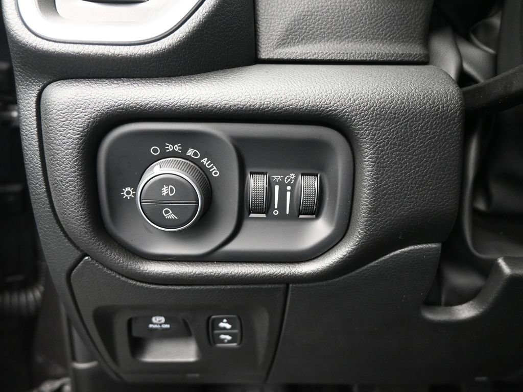 New 2025 RAM 1500 Big Horn image 33