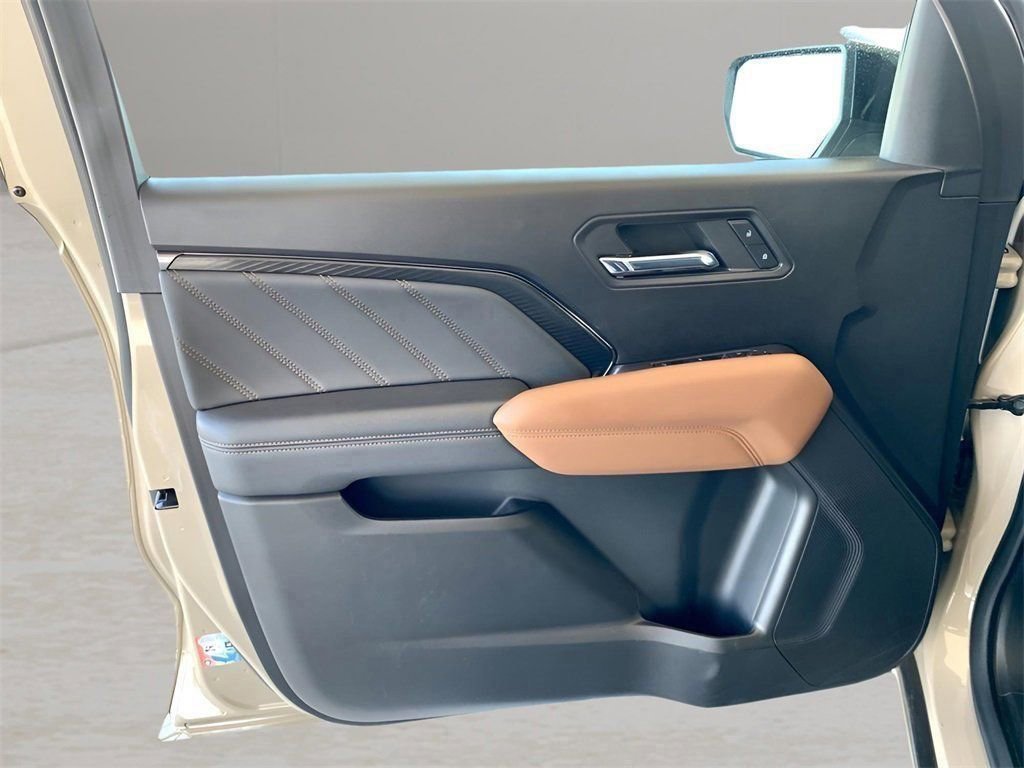 Used 2023 GMC Canyon AT4 w/ Canyon Safety Plus Package image 12