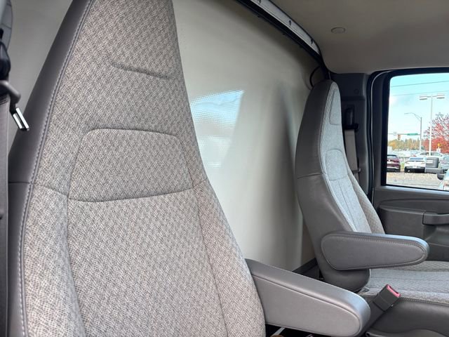 Used 2023 GMC Savana 3500 Work Van w/ Power Convenience Package image 33