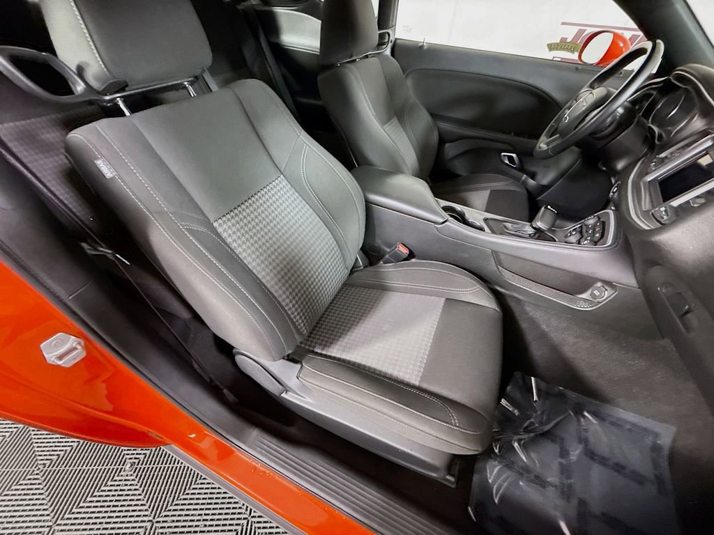 Used 2019 Dodge Challenger SXT w/ Driver Convenience Group image 29