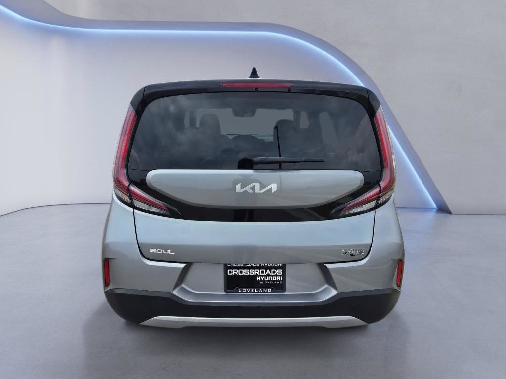 Used 2025 Kia Soul LX w/ LX Technology Package FWD image 5