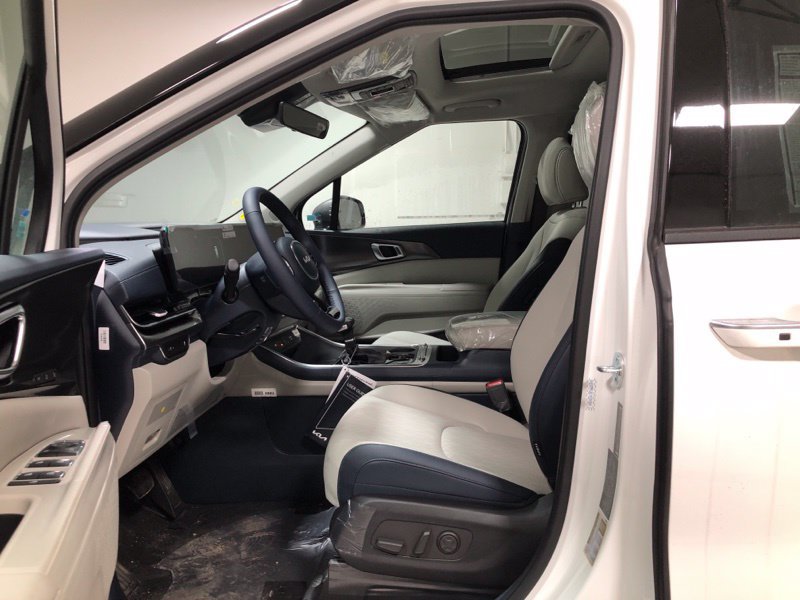 New 2026 Kia Carnival SX w/ SX Dark Edition Package FWD image 20