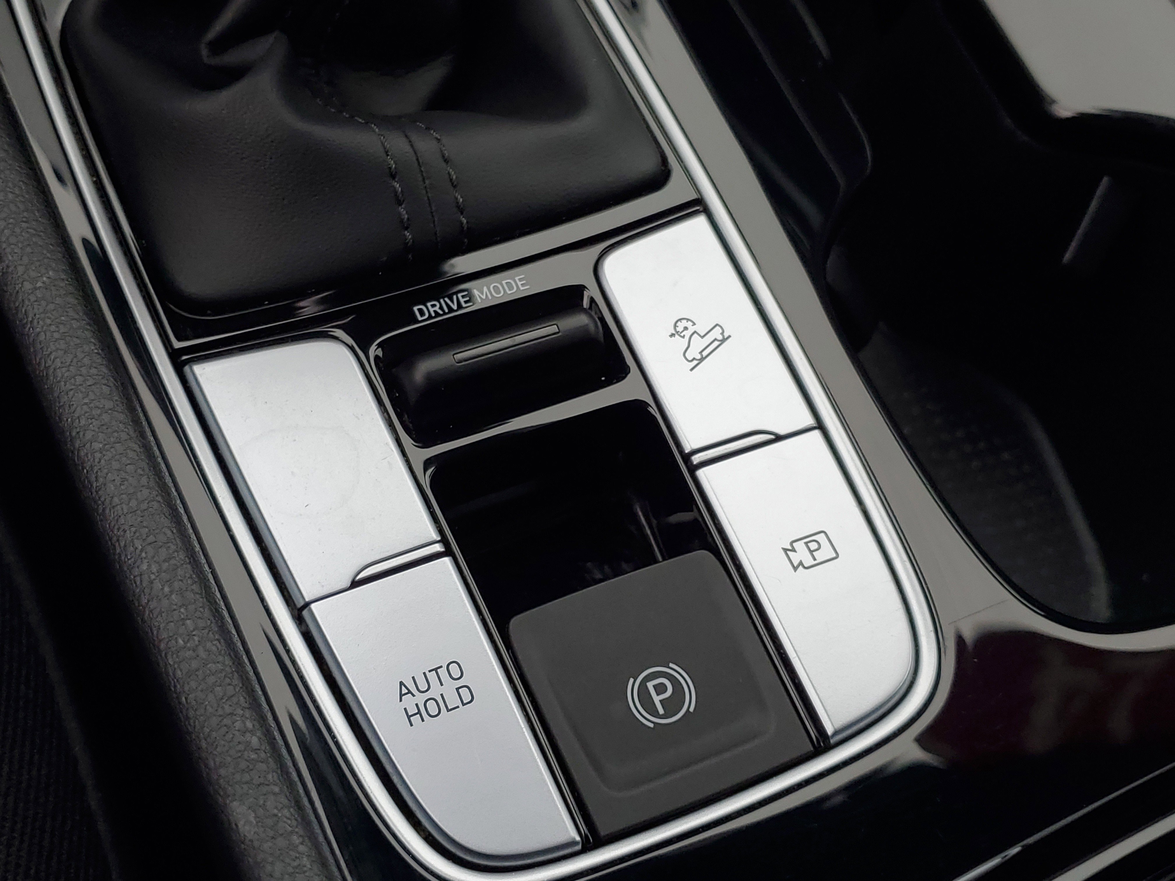 Used 2024 Hyundai Santa Cruz SEL image 32