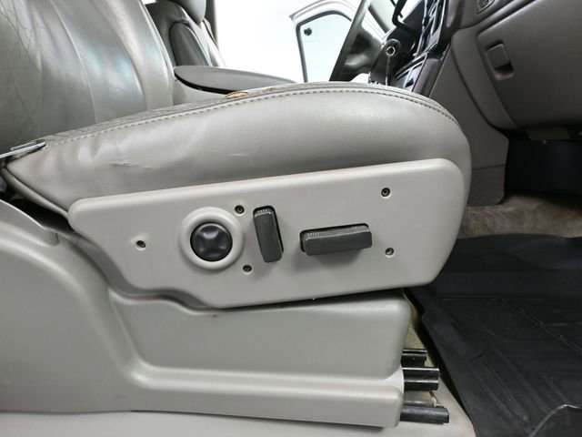 Used 2006 GMC Sierra 1500 Denali w/ Onstar Plus Package image 46