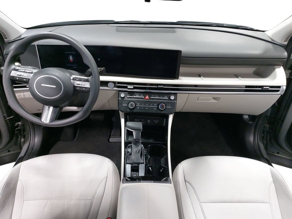 Certified 2025 Hyundai Tucson SE image 9