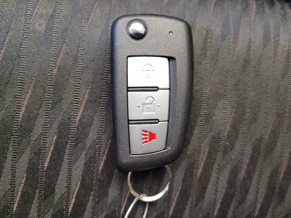 Used 2018 Nissan Rogue S image 32