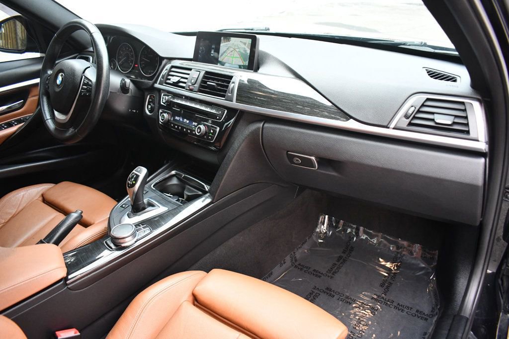 Used 2017 BMW 330i xDrive 330i xDrive image 27