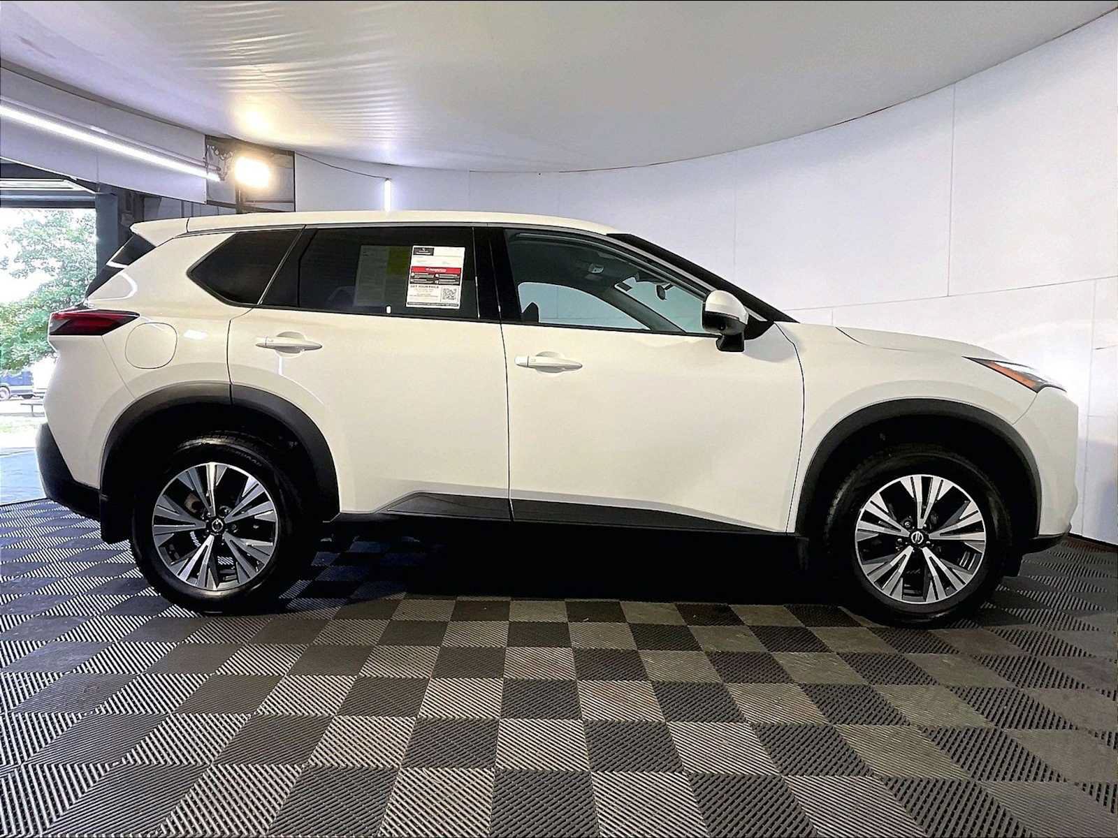 Used 2021 Nissan Rogue SV AWD/4WD image 8