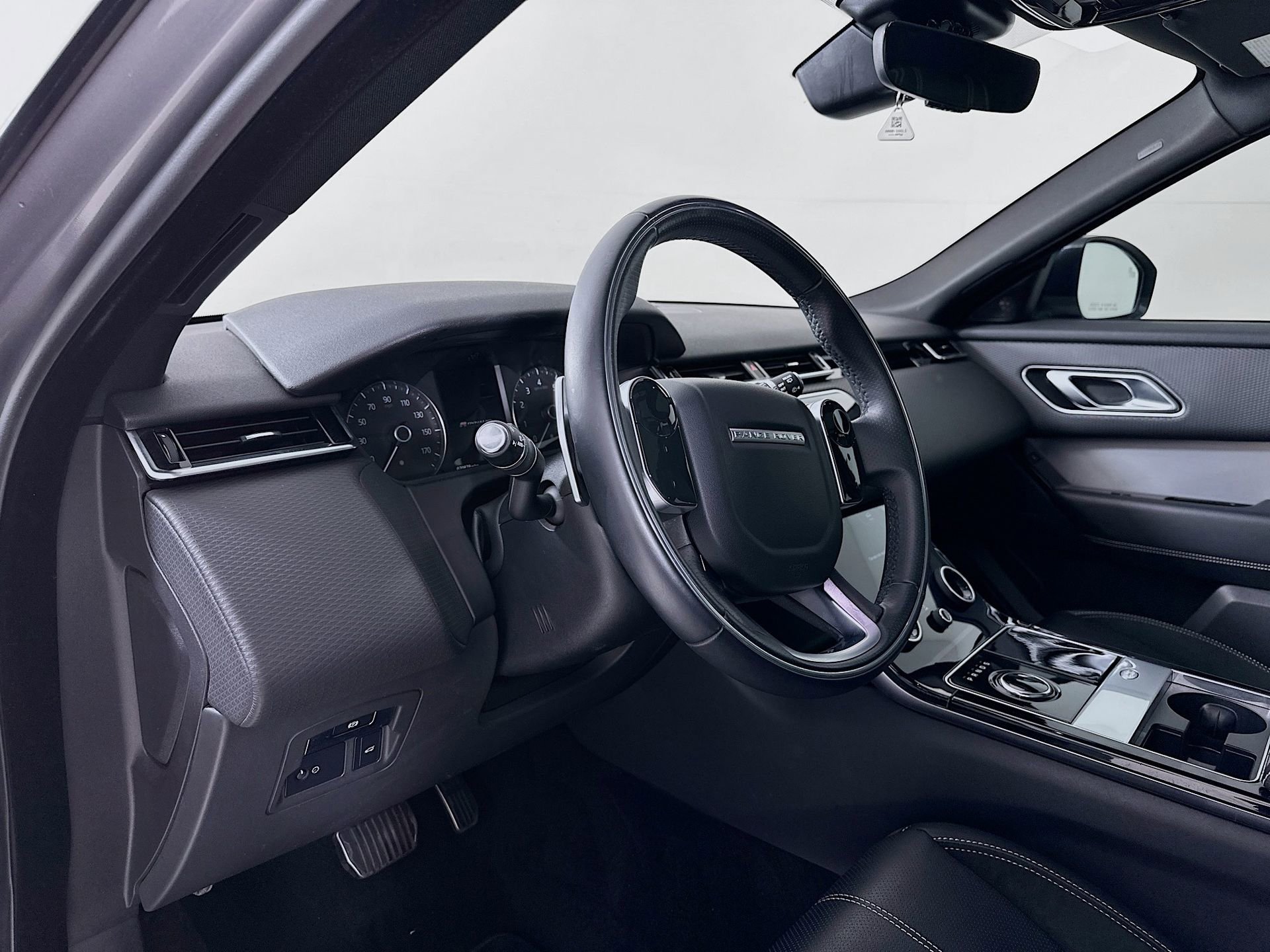 Used 2020 Land Rover Range Rover Velar R-Dynamic S image 10
