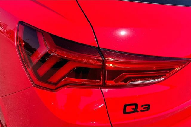 Used 2022 Audi Q3 2.0T Premium Plus AWD/4WD image 32